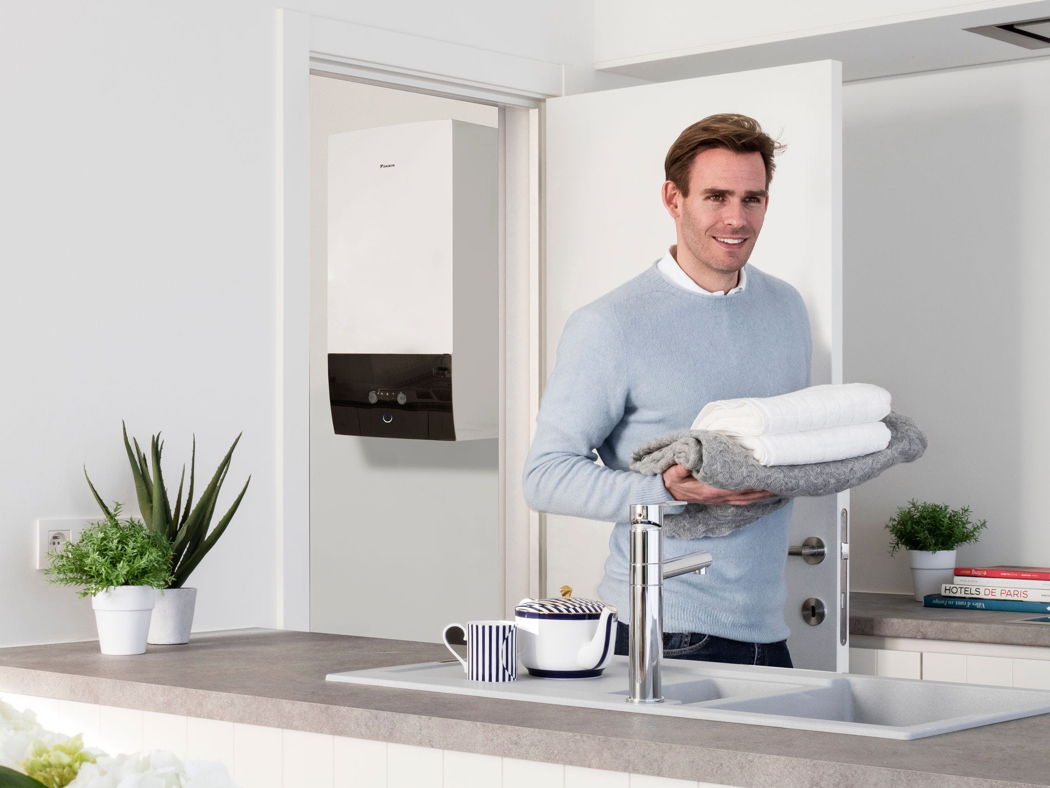 Man die zijn was opruimt